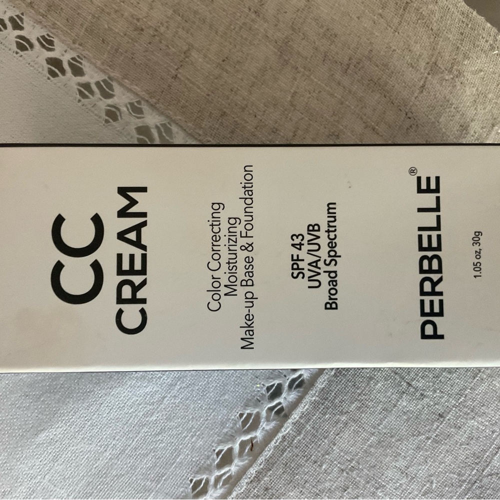 CC Cream Foundation - Cream - Picture 2 of 5